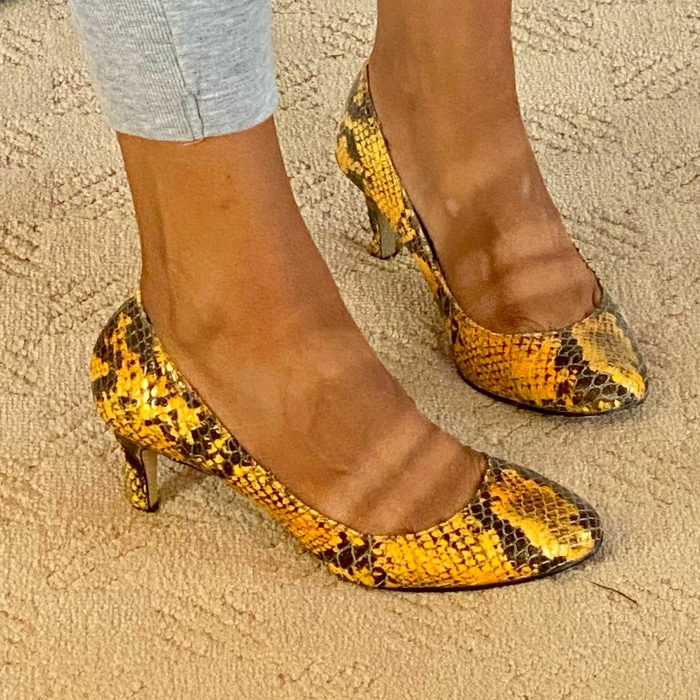 Size 8 snake pumps, yellow and black, 1.5 inch kitten heel, round toe